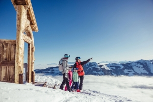 Alpbach-Skigebiet-Tür-und-Herz-Familie_Alpbachtal-Tourismus_Foto-shootandstyle