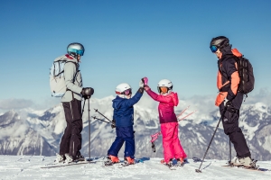 High5_mit_Familie_©ski_juwel_alpbachtal_wildschoenau