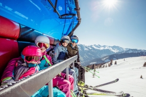 familyfun_am_sessellift_gmahbahn_wiedersbergerhorn©ski_juwel_alpbachtal_wildschoenau