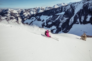 skifahrerin_carven_wiedersbergerhorn©ski_juwel_alpbachtal_wildschoenau